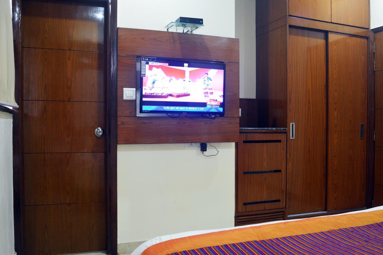 Trinity Corporate Udyog Vihar Hotel Gurgaon Exterior photo
