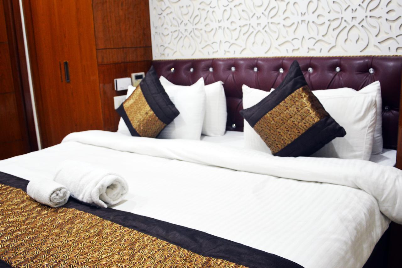 Trinity Corporate Udyog Vihar Hotel Gurgaon Exterior photo