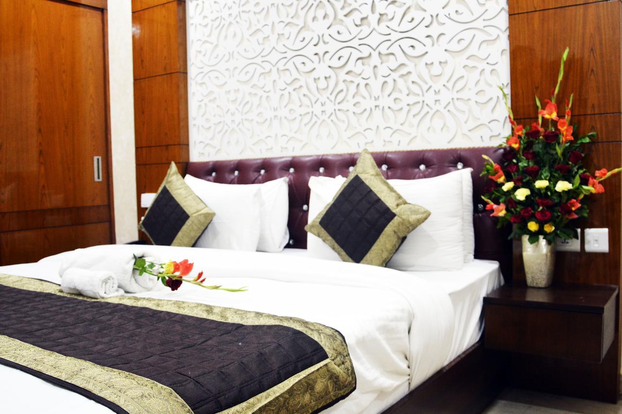 Trinity Corporate Udyog Vihar Hotel Gurgaon Exterior photo