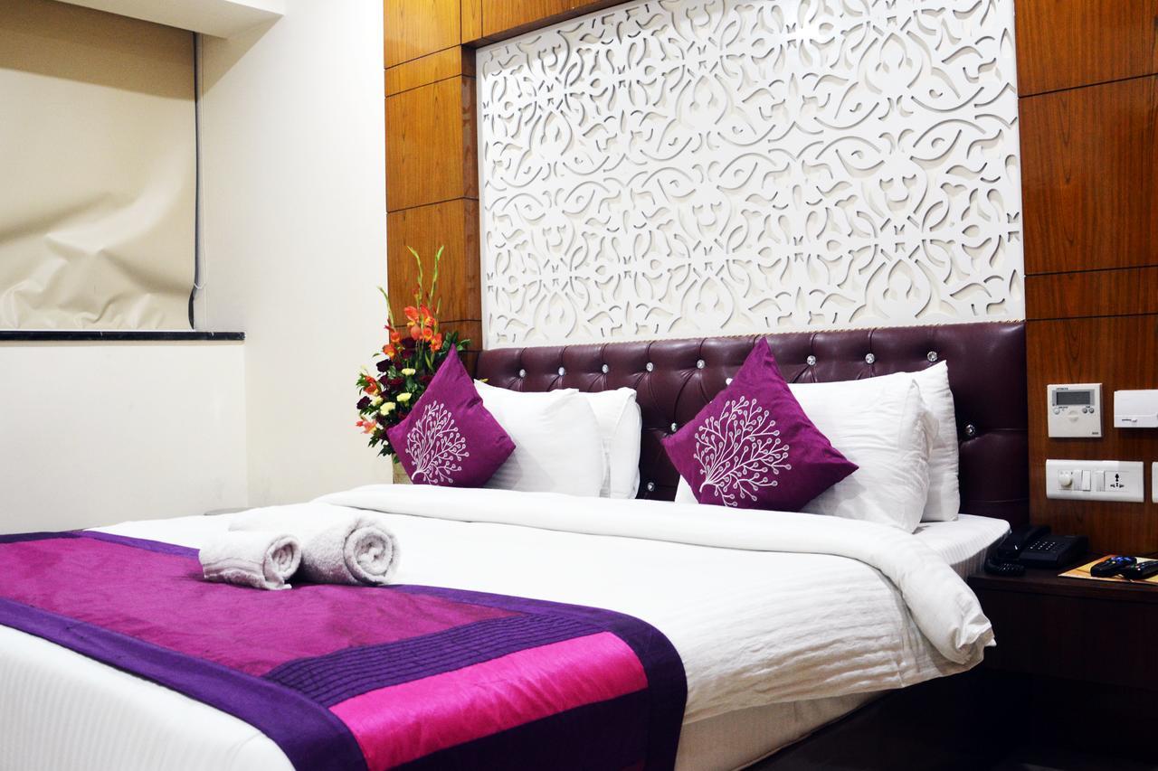 Trinity Corporate Udyog Vihar Hotel Gurgaon Exterior photo